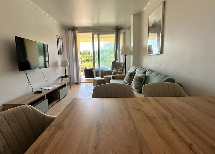 Sea View Apartament *